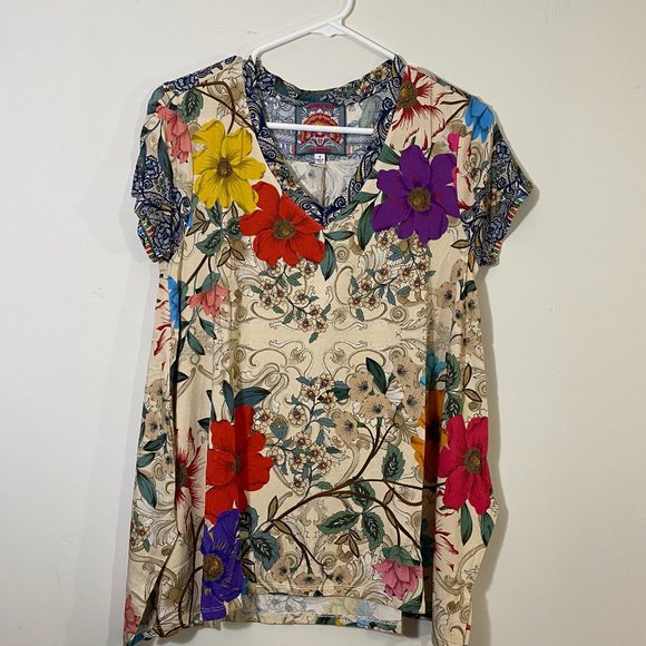 Johnny Was - ARCHIBAL DRAPE TEE - Picture 1 of 3